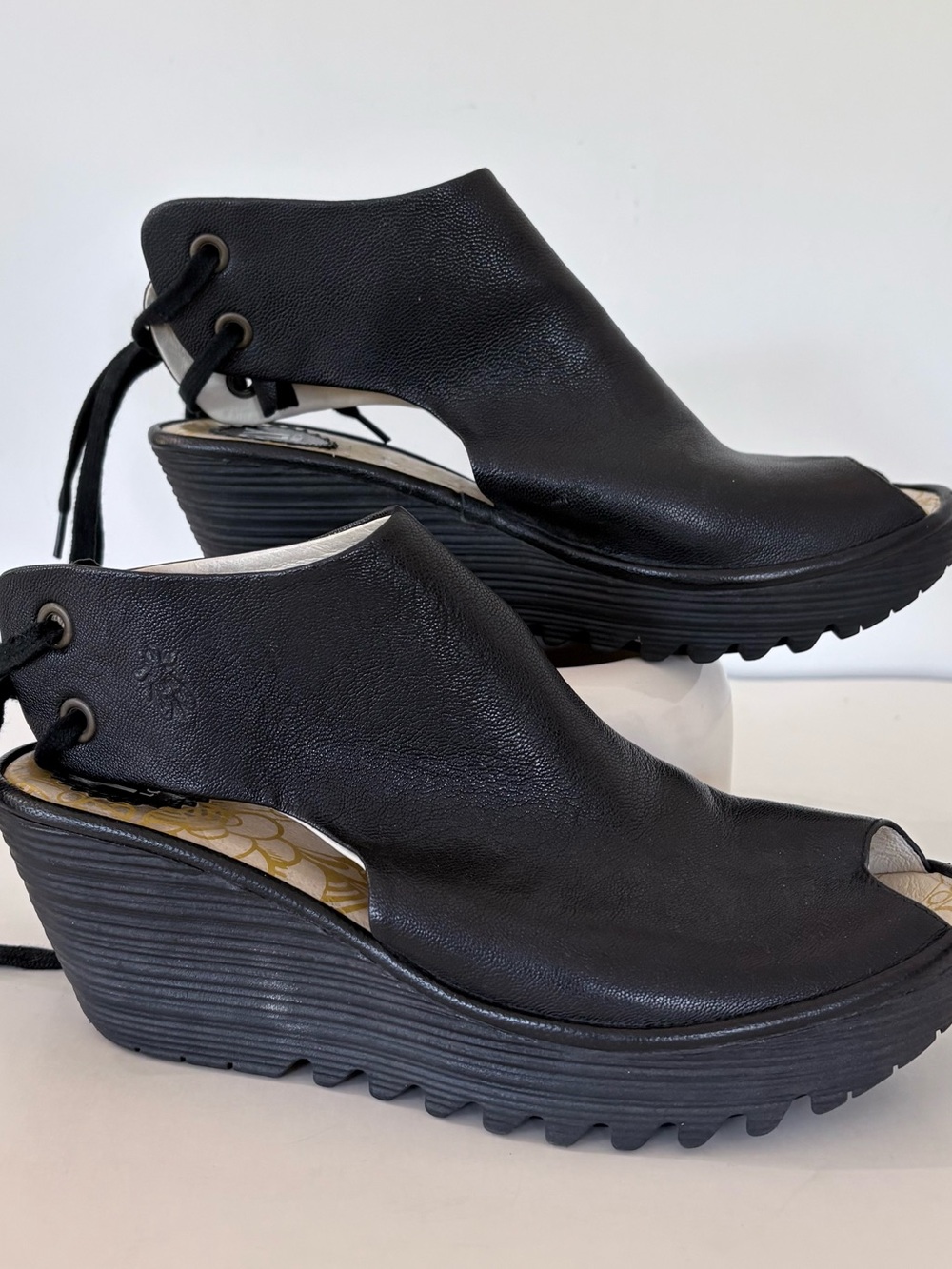 FLY LONDON EU 40 US 9 Black Leather Lace Up Wedge Peep Toe Booties Edgy Indie